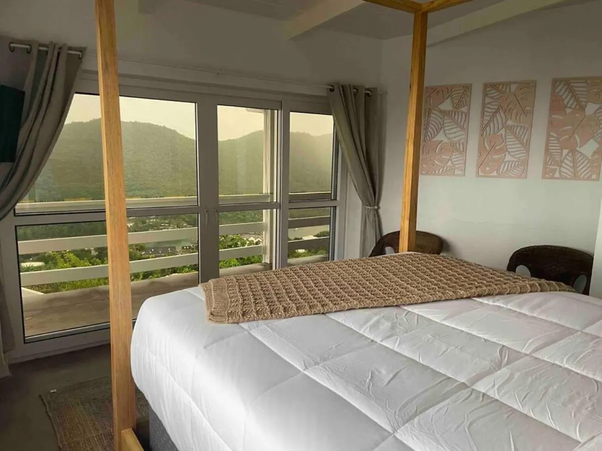 Amazing Mountain Top Villa Marigot Bay